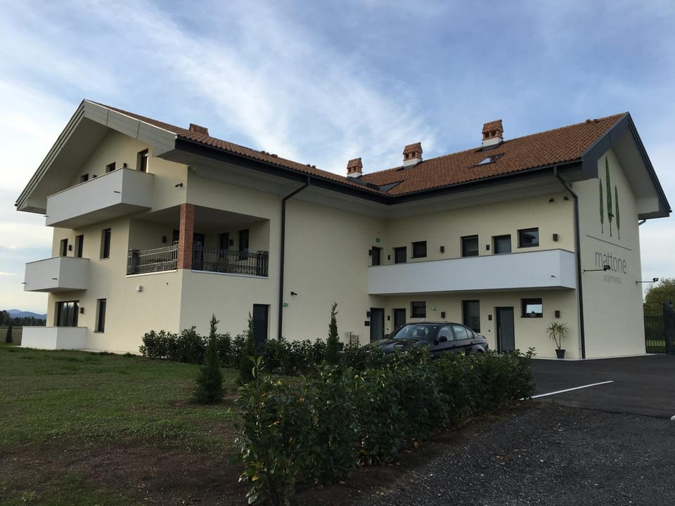 Property building, Facade/entrance
