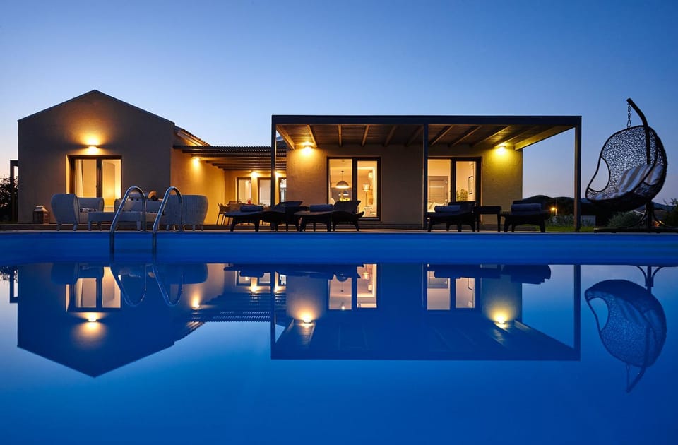 Property building, Swimming pool