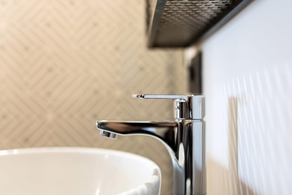 Bathroom, Decorative detail