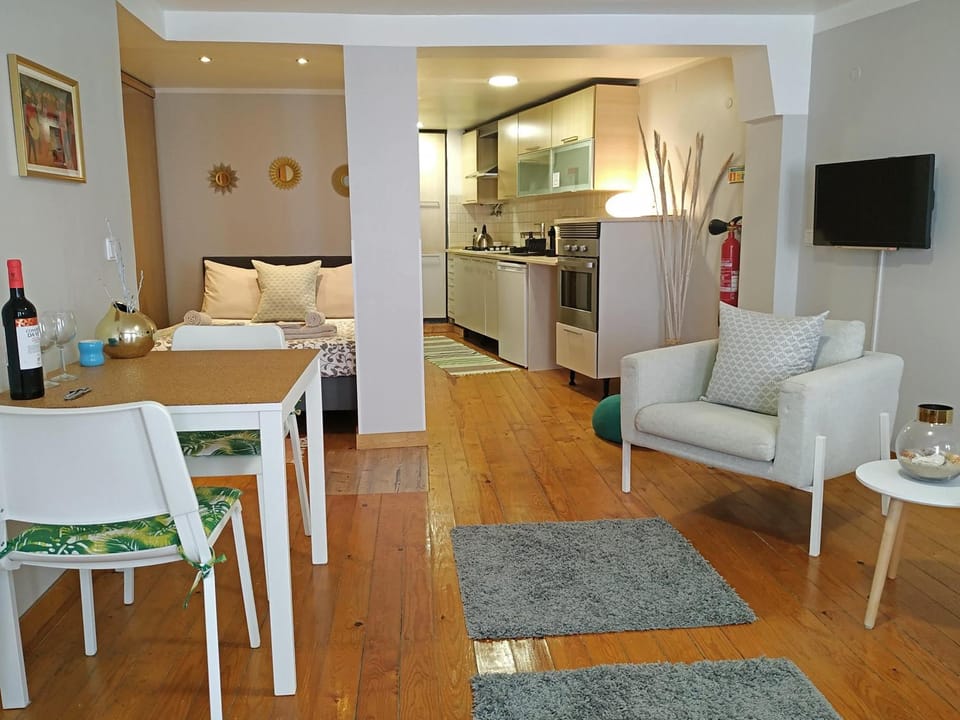 Living room, Seating area, Dining area