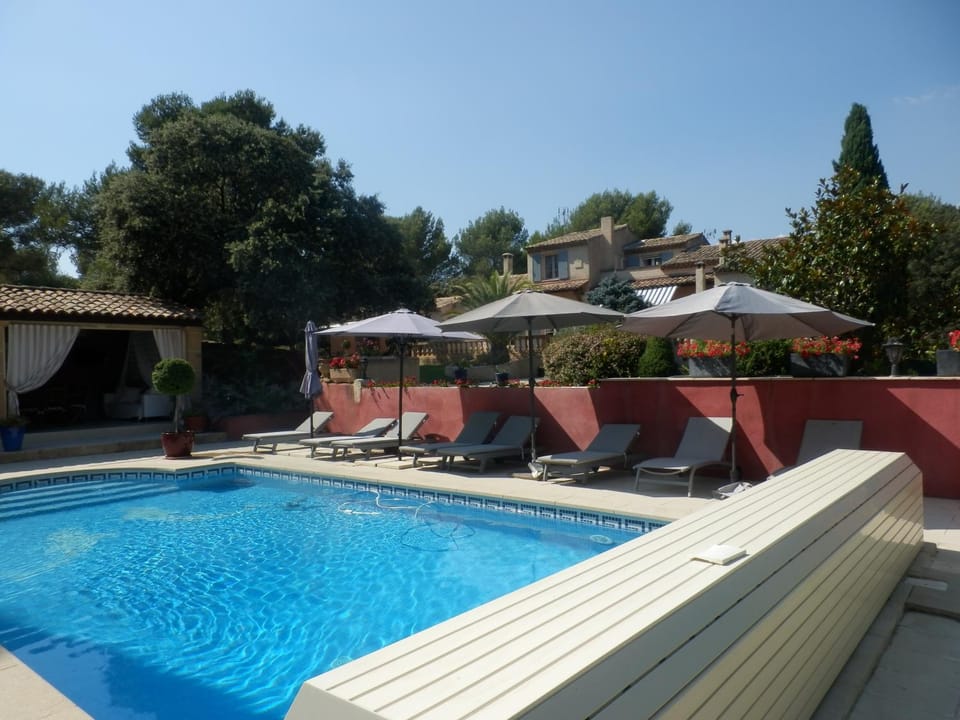 Property building, Pool view