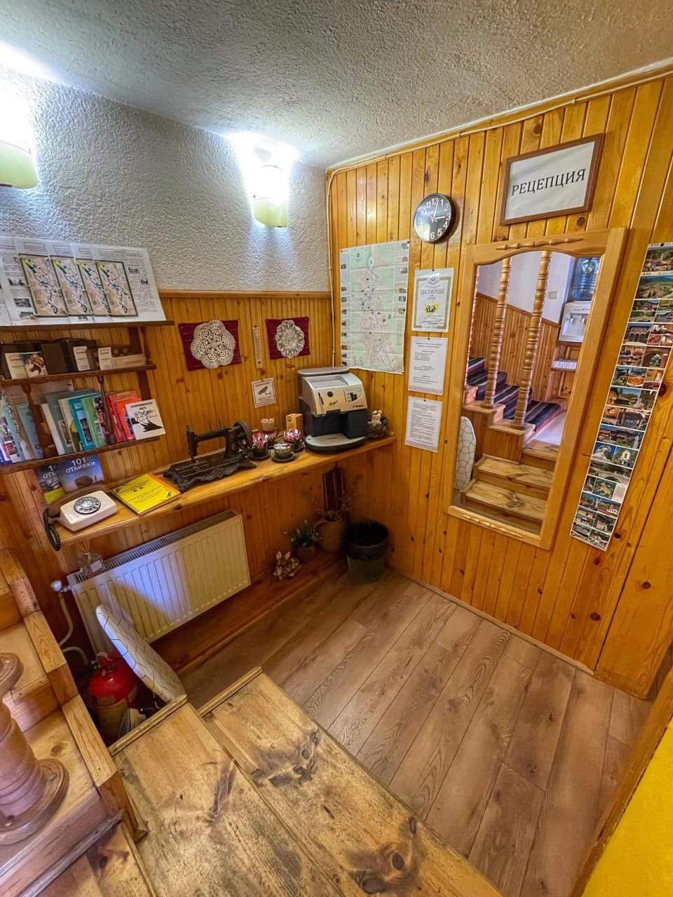 Coffee/tea facilities, locker