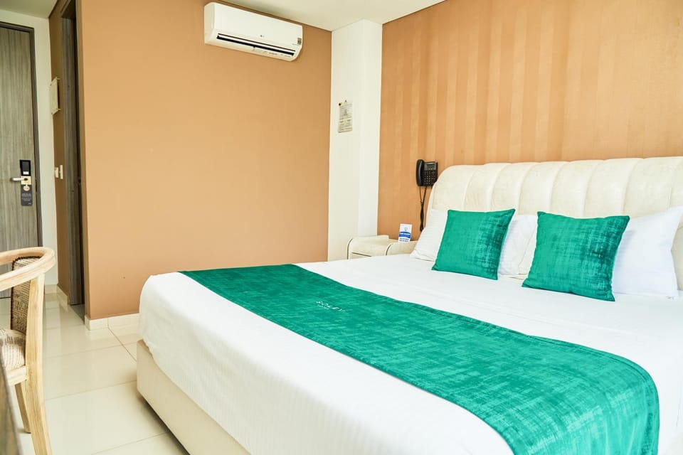 Bed, Photo of the whole room, air conditioner