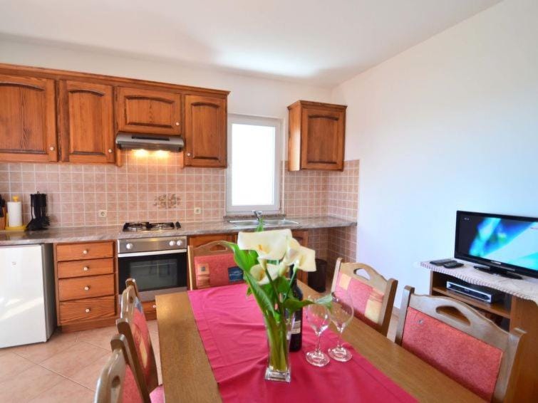 TV and multimedia, Kitchen or kitchenette, Living room, Dining area
