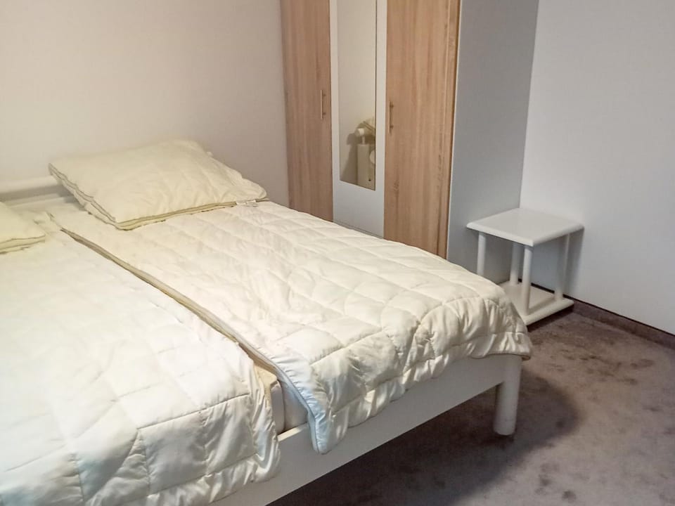 Bed, Photo of the whole room, Bedroom, wardrobe