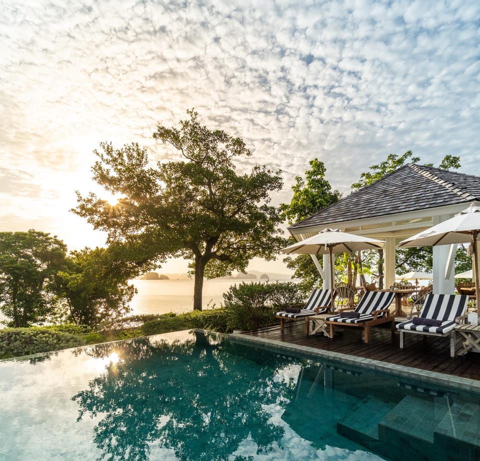 View (from property/room), Sea view, Swimming pool