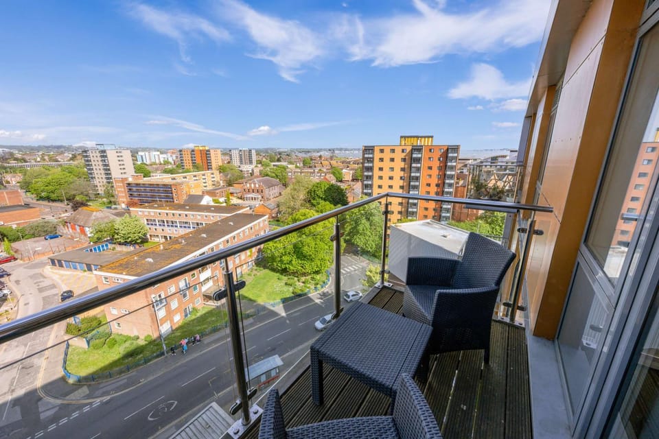 Balcony/Terrace, City view