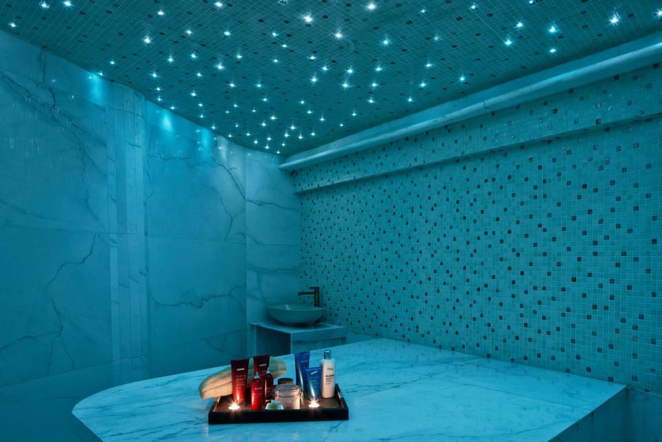 Property building, Spa and wellness centre/facilities