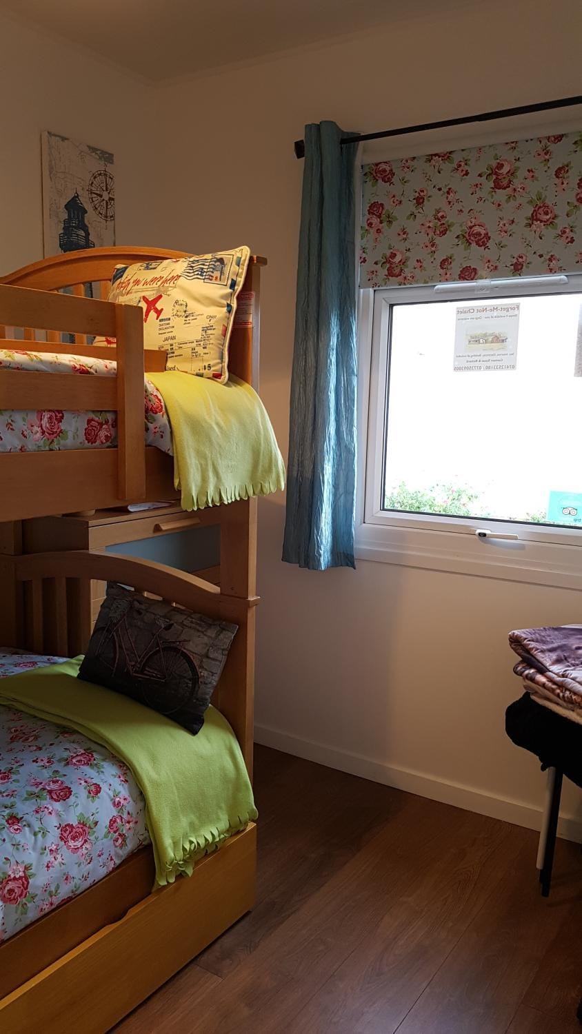 For-Get-Me-Not Chalet semi detached Chalet in England