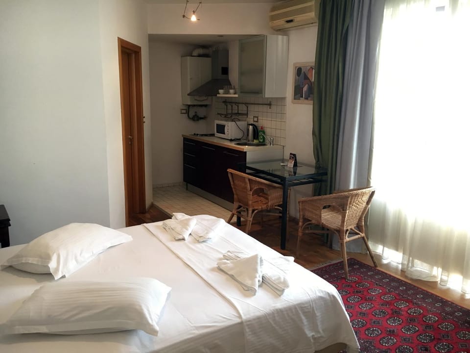 Dining area, Bedroom