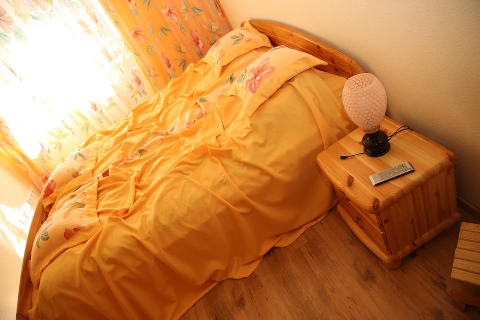 Photo of the whole room, Decorative detail, Decorative detail