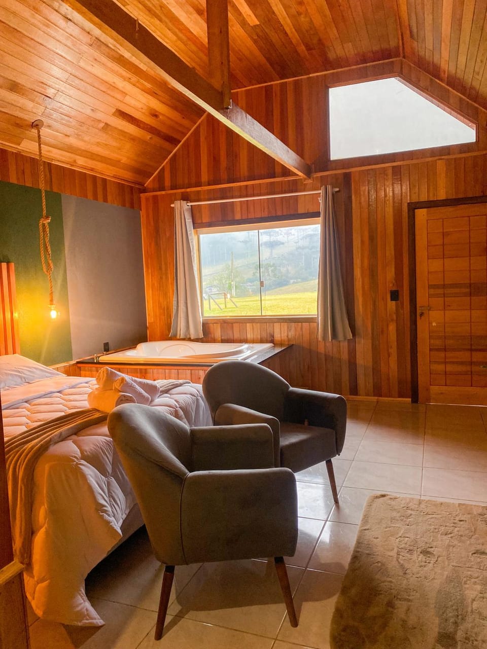 Bed, Hot Tub