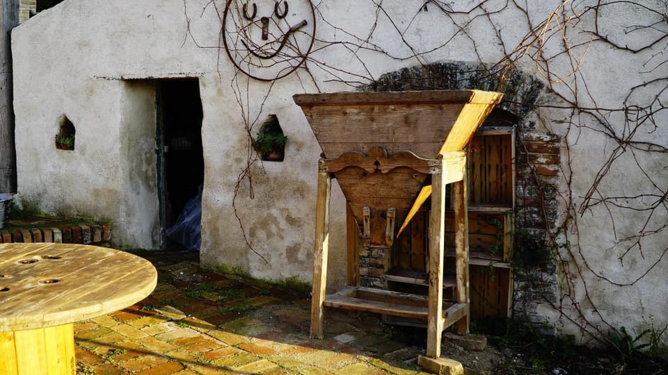 Balcony/Terrace, Decorative detail