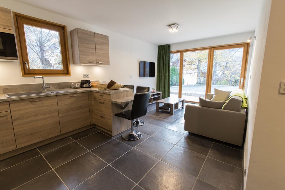 Kitchen or kitchenette, Living room