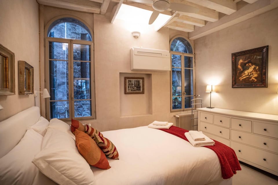 Bed, Photo of the whole room, Bedroom, towels, air conditioner