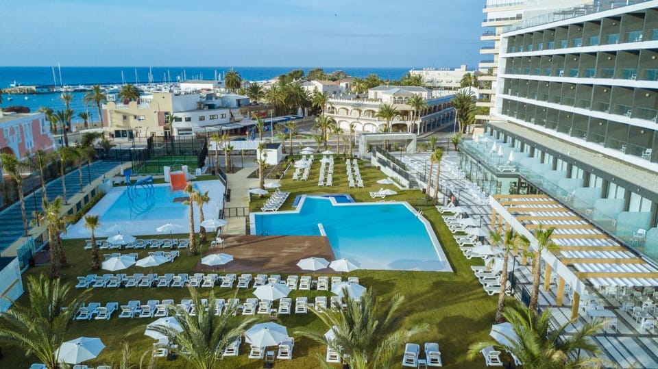 Property building, Bird's eye view, Pool view, Swimming pool