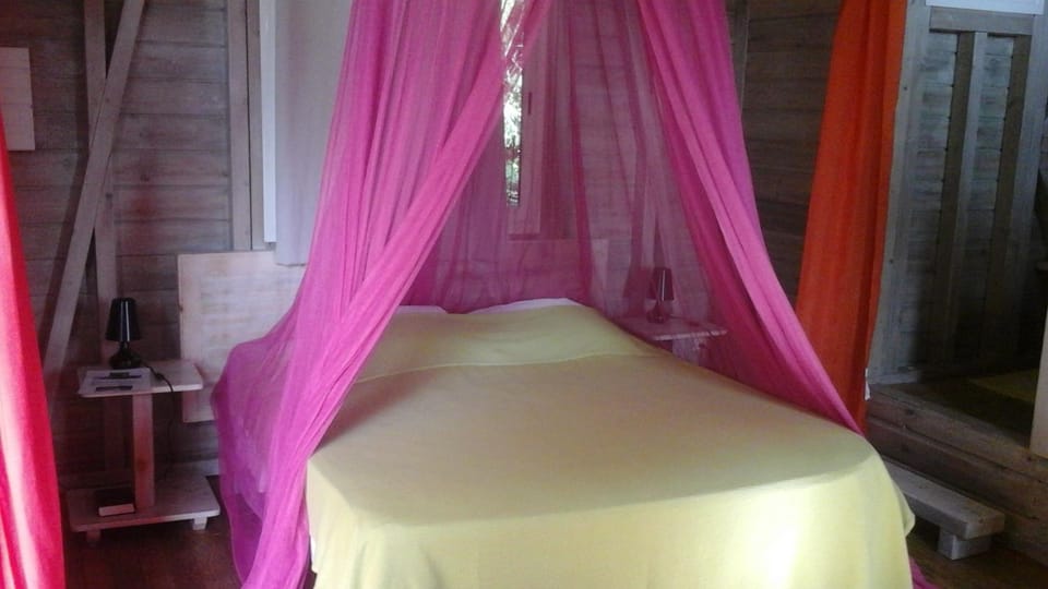 Le Bougainvillier Blanc Campground/ 
RV Resort in Leeward Islands
