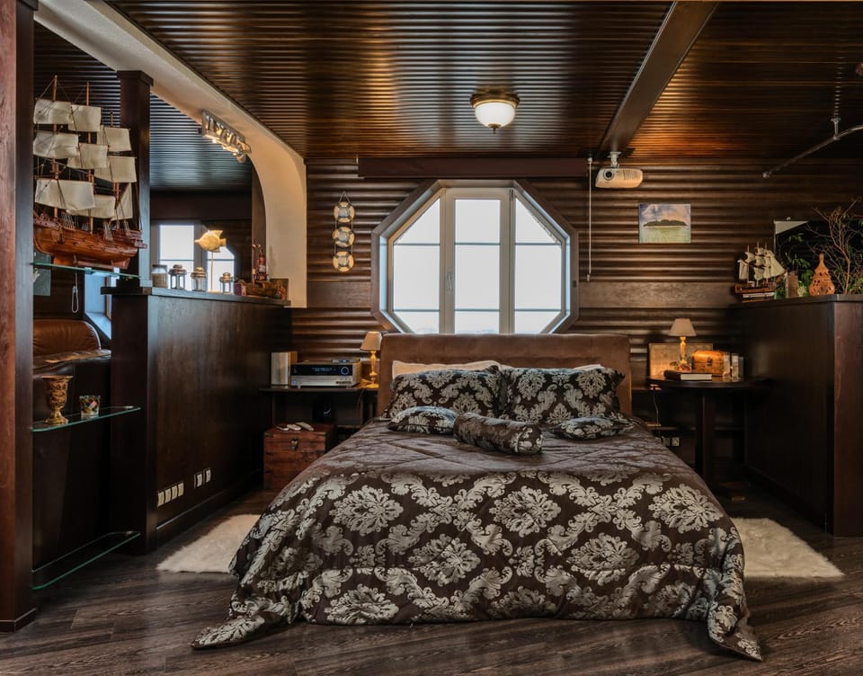 Bed, Day