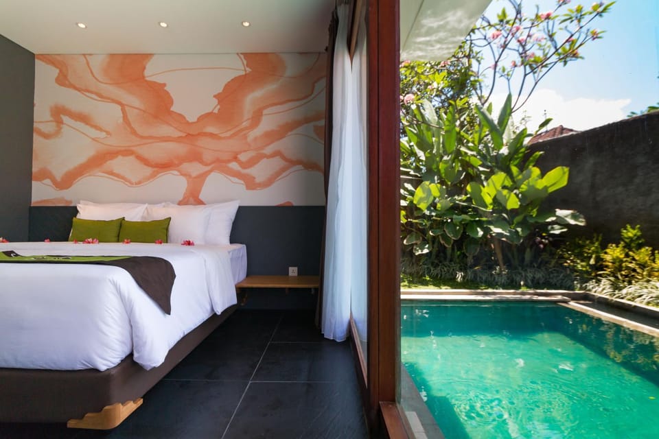 Bed, Swimming pool