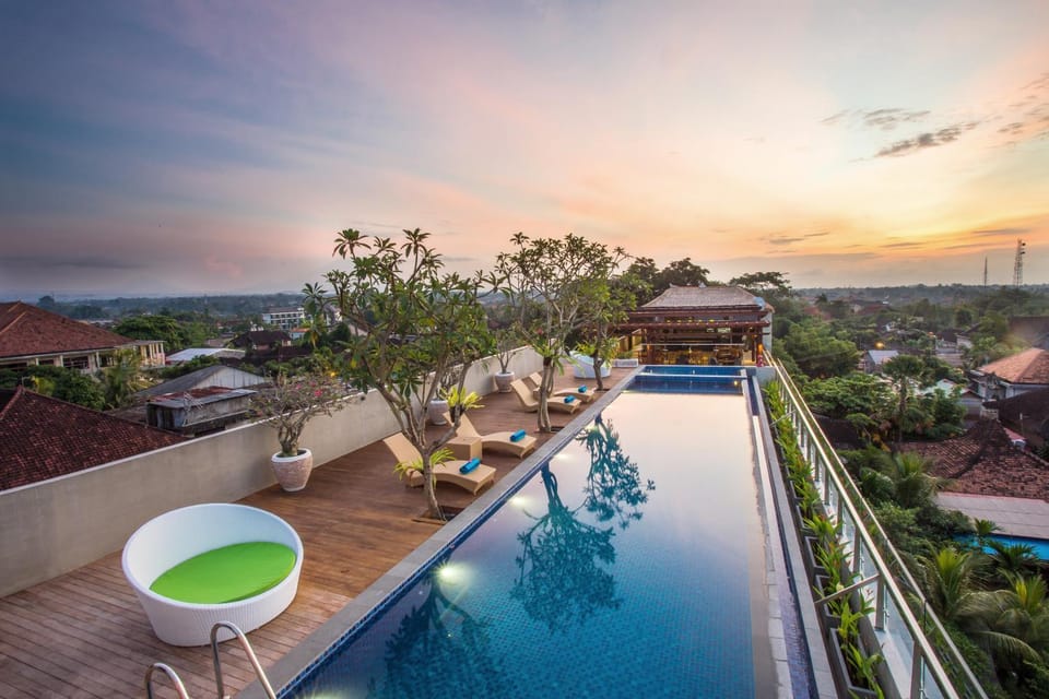 Pool view, Swimming pool
