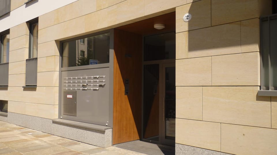 Facade/entrance