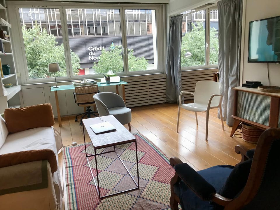 Living room, Seating area