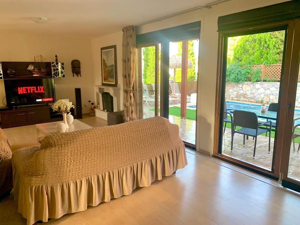 Balcony/Terrace, Living room, Seating area, Dining area