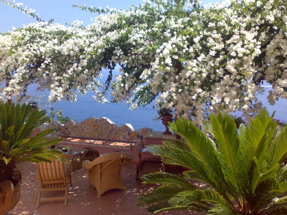 Balcony/Terrace, Garden view, Sea view