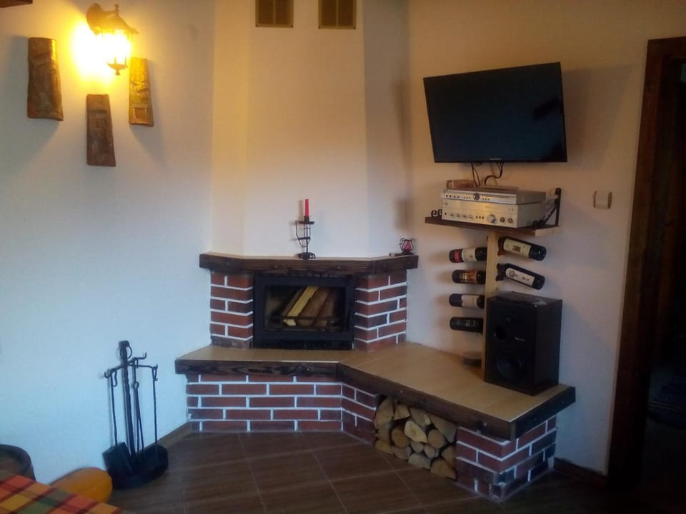 TV and multimedia, Kitchen or kitchenette, Living room, Dining area