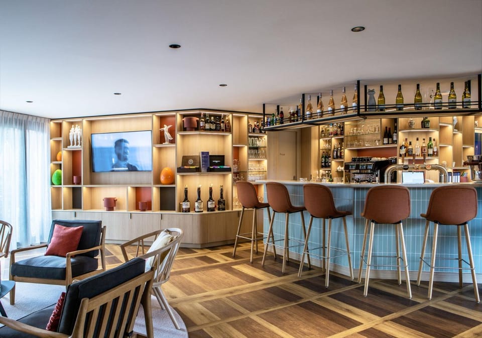 Communal lounge/ TV room, Lounge or bar