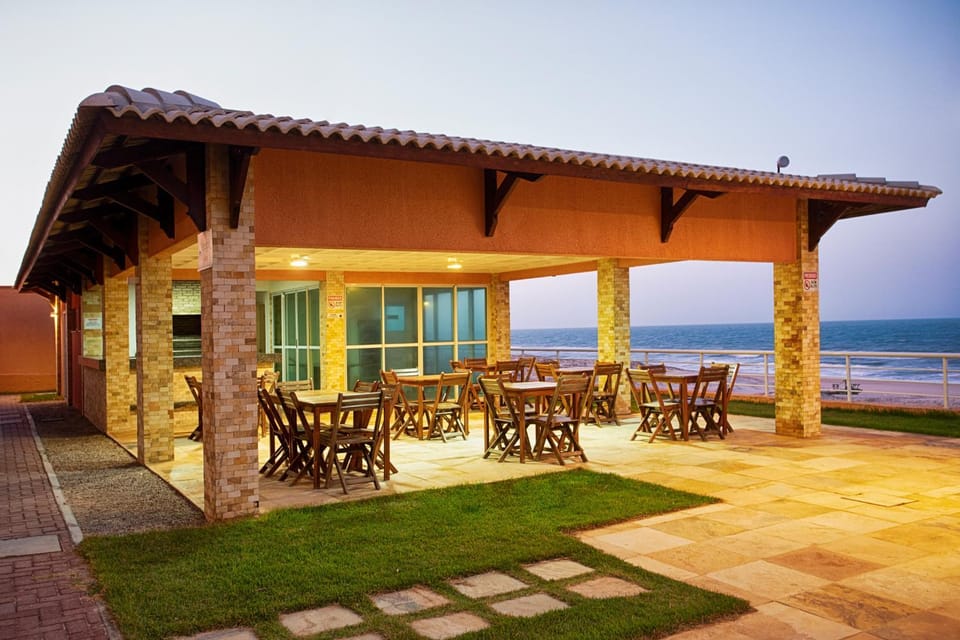 BBQ facilities, Beach, Communal kitchen, Food, Meals, Alcoholic drinks, Non alcoholic drinks