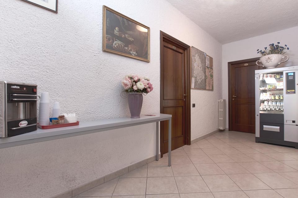 Coffee/tea facilities, Area and facilities