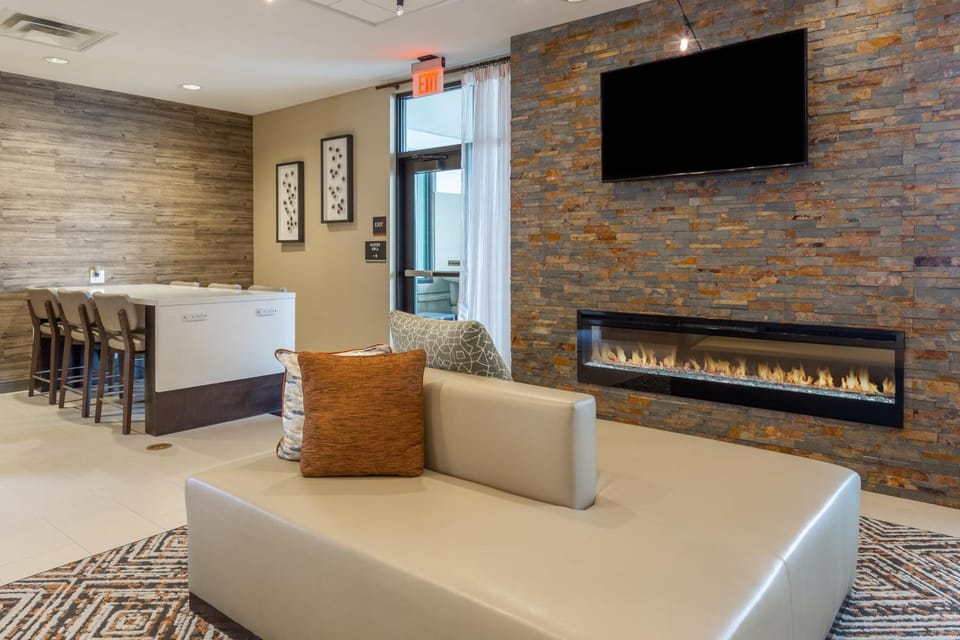 Communal lounge/ TV room