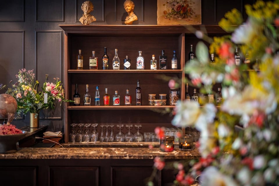 Lounge or bar