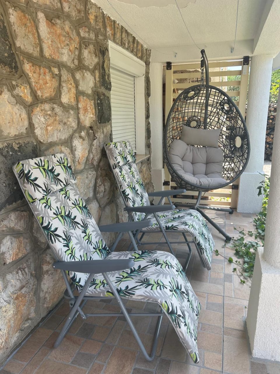 Patio, Day, Seating area, Inner courtyard view, sunbed