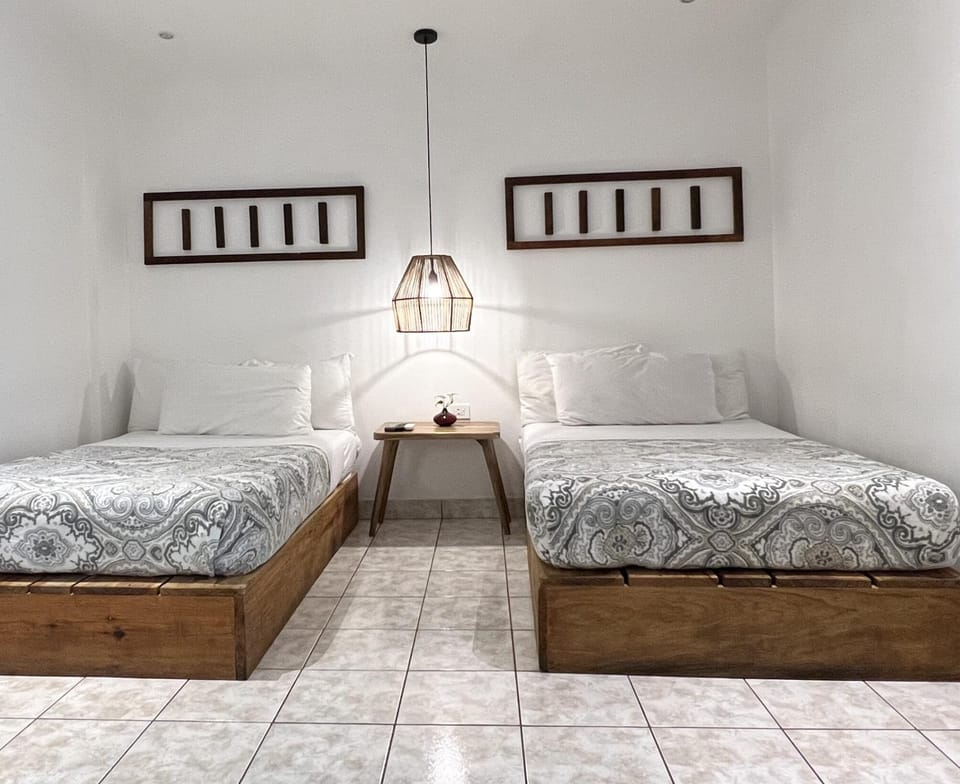 Cinco Hotel B&B Bed and Breakfast in San Salvador