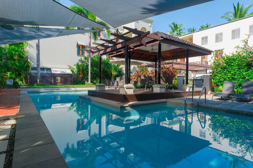 Communal kitchen, Swimming pool