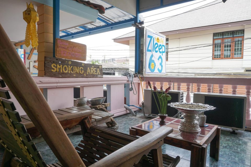 Photo of the whole room, Decorative detail