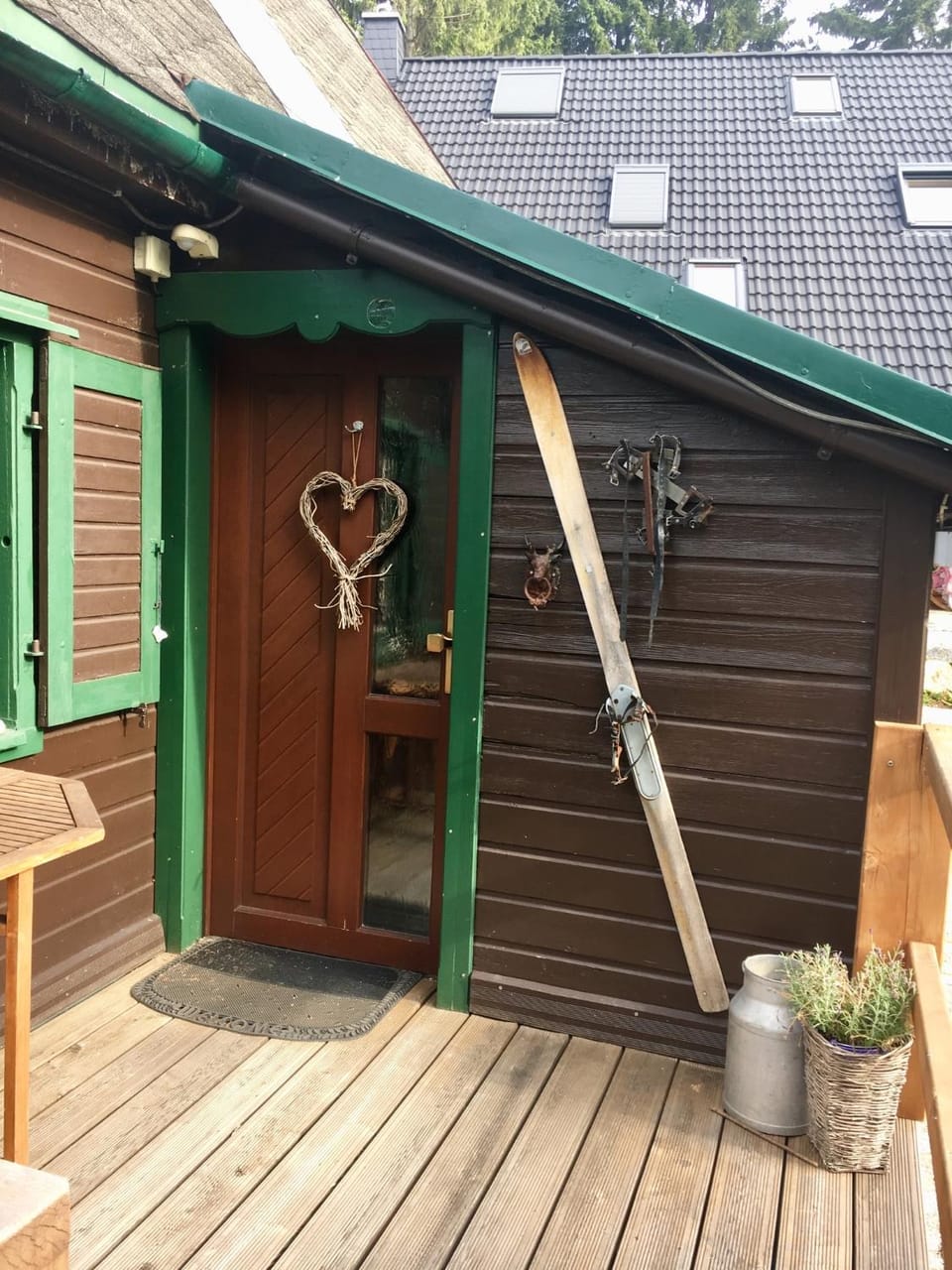 Facade/entrance, Balcony/Terrace