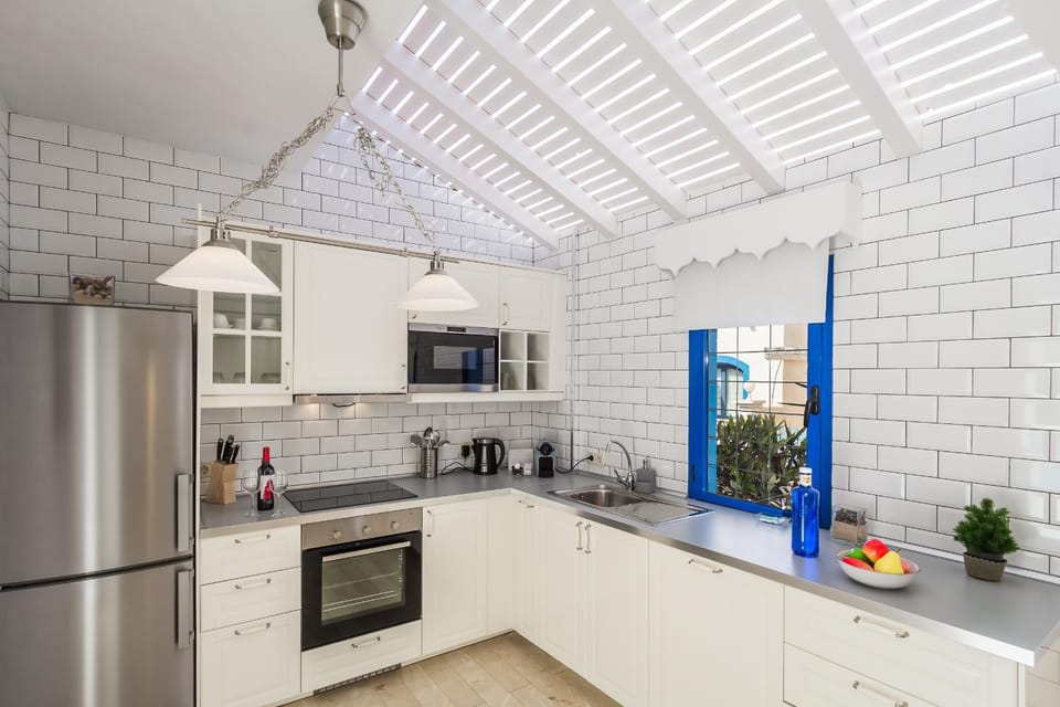 Coffee/tea facilities, Kitchen or kitchenette, Food