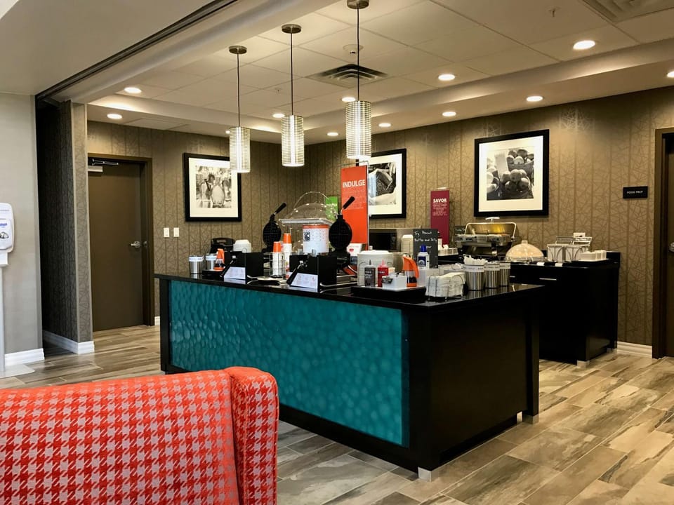 Coffee/tea facilities, Food and drinks, Dining area, Buffet breakfast