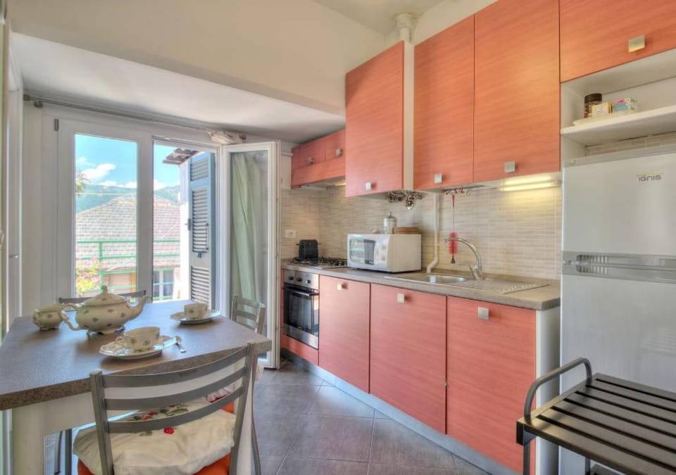 Colombo Flexyrent Studio Apartment in Rapallo
