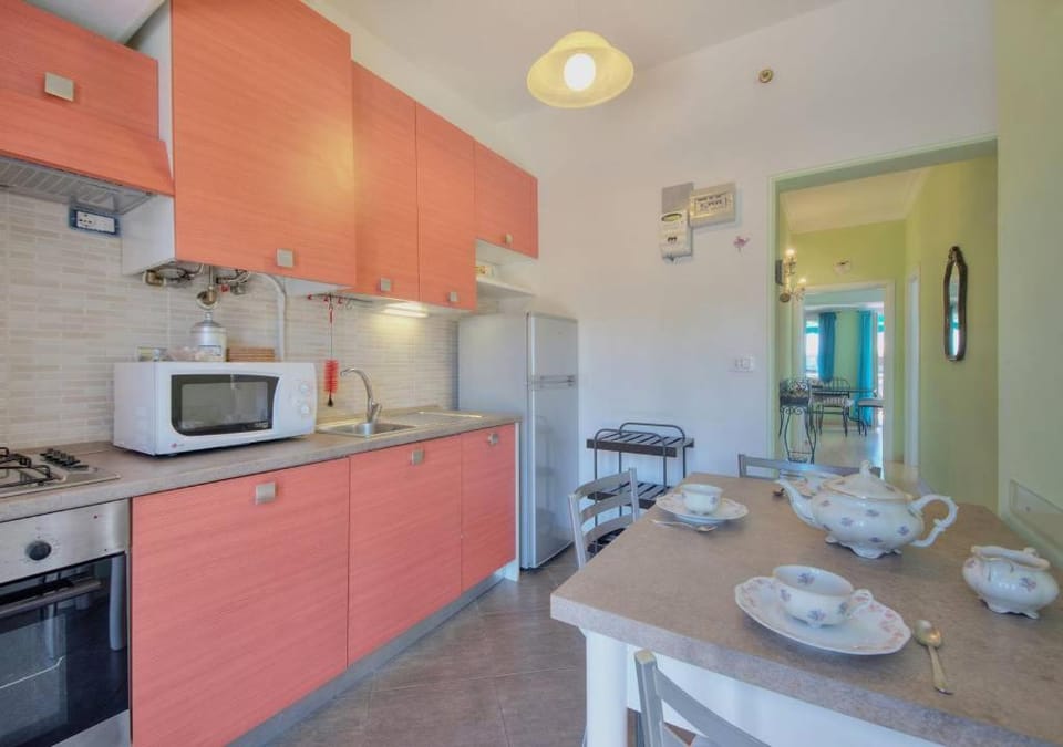 Colombo Flexyrent Studio Apartment in Rapallo