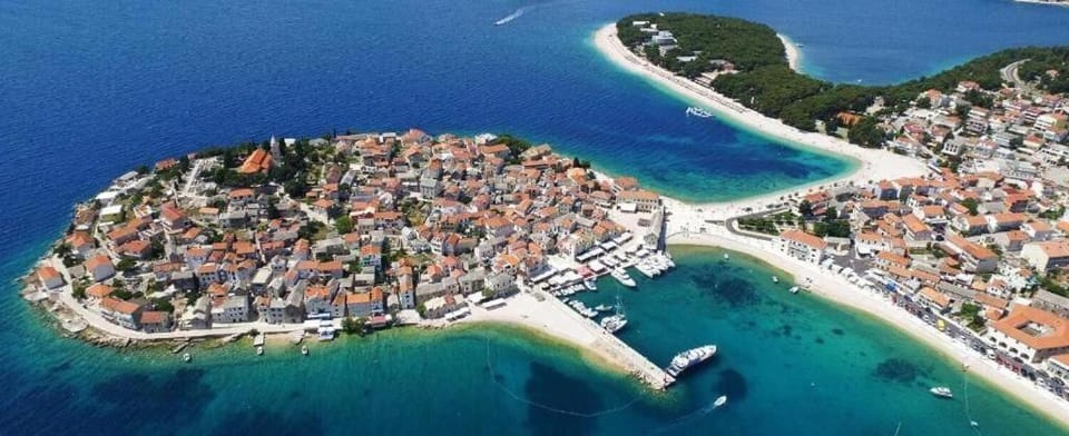 Bird's eye view, Location