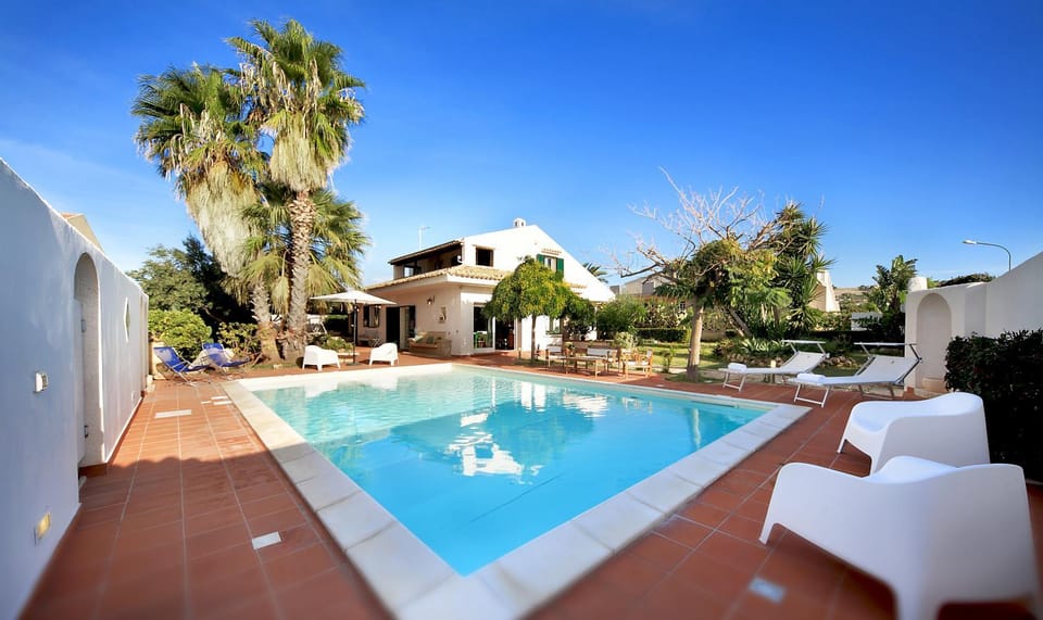 Facade/entrance, Day, Garden, Swimming pool