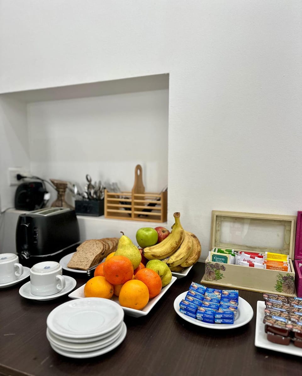 Coffee/tea facilities, Breakfast, Continental breakfast, Buffet breakfast