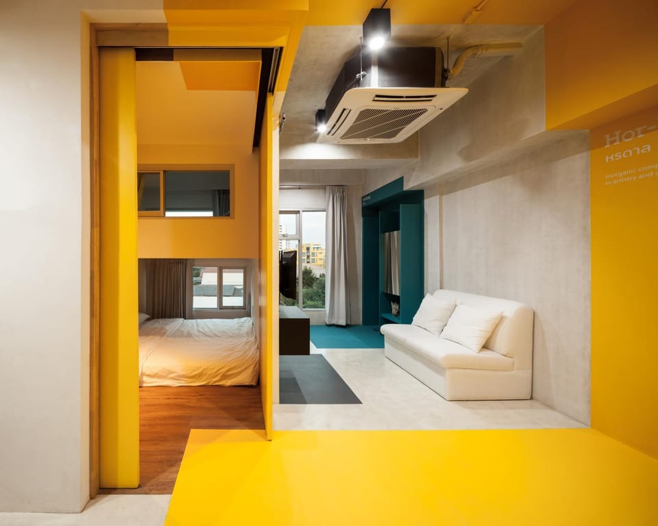 Living room, Seating area