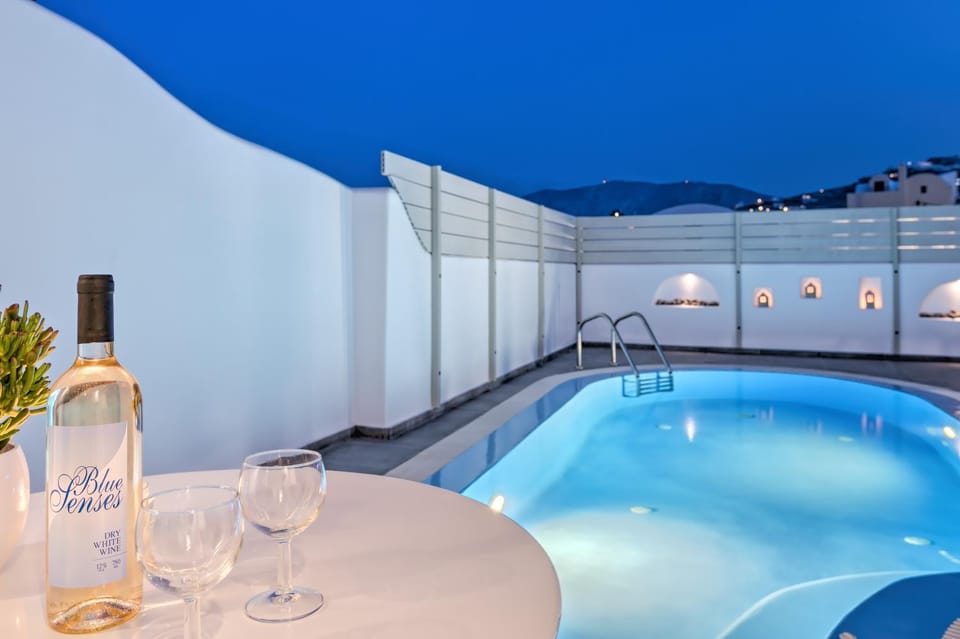 Patio, Balcony/Terrace, On site, Pool view, Swimming pool, Alcoholic drinks