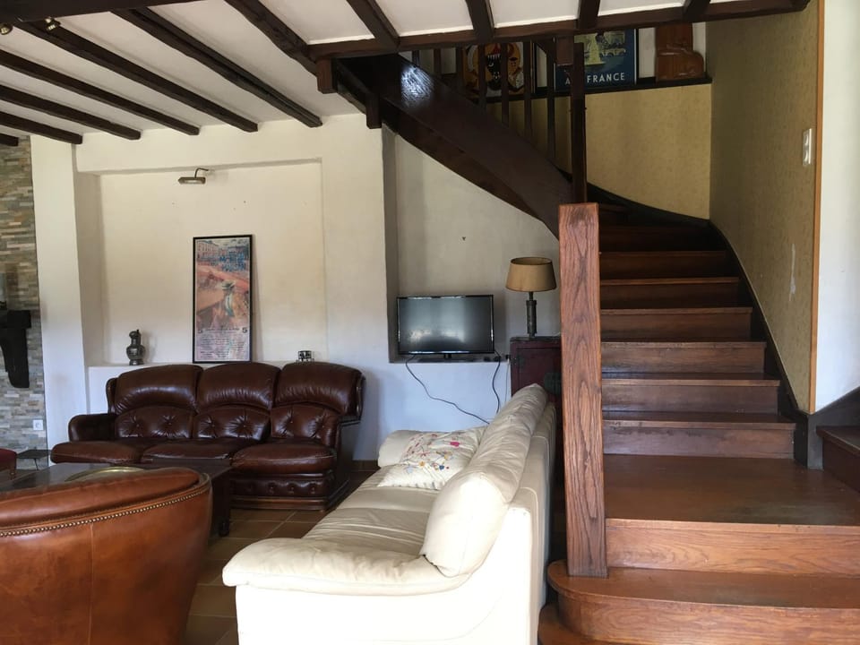Communal lounge/ TV room, Living room
