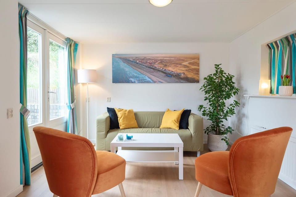 Anne's Family Home with private parking House in Zandvoort